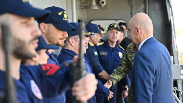 Τη φρεγάτα «Ψαρά» επισκέφθηκε ο Νίκος Δένδιας