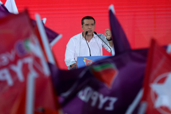 Τσίπρας από το Σύνταγμα: Δώστε μου εντολή πρώτης ευκαιρίας να κυβερνήσω χωρίς τα χέρια δεμένα (pics&vid)
