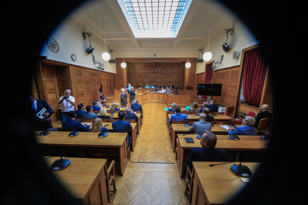 Εξεταστική για ΟΠΕΚΕΠΕ: Πρεμιέρα με εντάσεις – Πρόεδρος ο Νικολακόπουλος