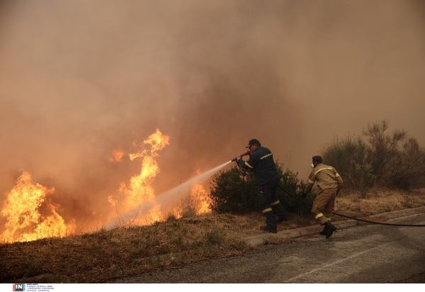 Φωτιά στην Πεντέλη: Οι δραματικοί διάλογοι των Αρχών, «αποχωρούμε γιατί θα πεθάνουμε» (βίντεο)