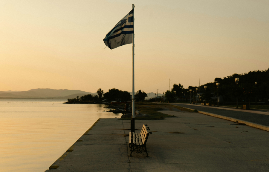 OECD Flags Greece’s High Tax Pressure on Workers