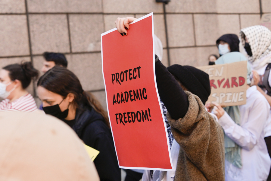 «Επιστημονικό άσυλο» στη Γαλλία αναζητούν ακαδημαϊκοί από Johns Hopkins, Columbia και Yale