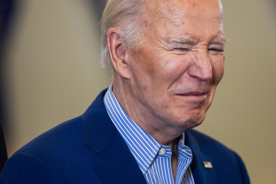 Ο Μπάιντεν ευχήθηκε «χρόνια πολλά» στον Τραμπ - Με σπόντες για την ηλικία του