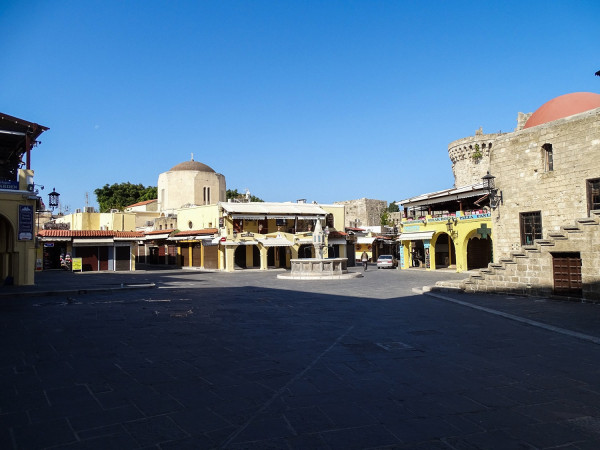 Ποιες περιοχές μπαίνουν από αύριο σε βαθύ κόκκινο - Ανησυχία για Κοζάνη, Θεσσαλονίκη και Αχαΐα