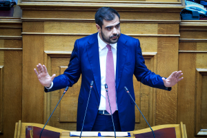 Μαρινάκης για Τσίπρα: Την ιστορία δεν θα την ξαναγράψει