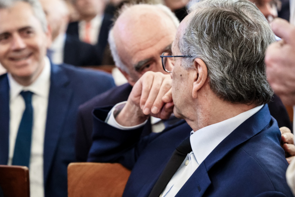 Δίπλα - δίπλα Σαμαράς και Μεϊμαράκης με τον Παύλο Μαρινάκη και την παρέα του