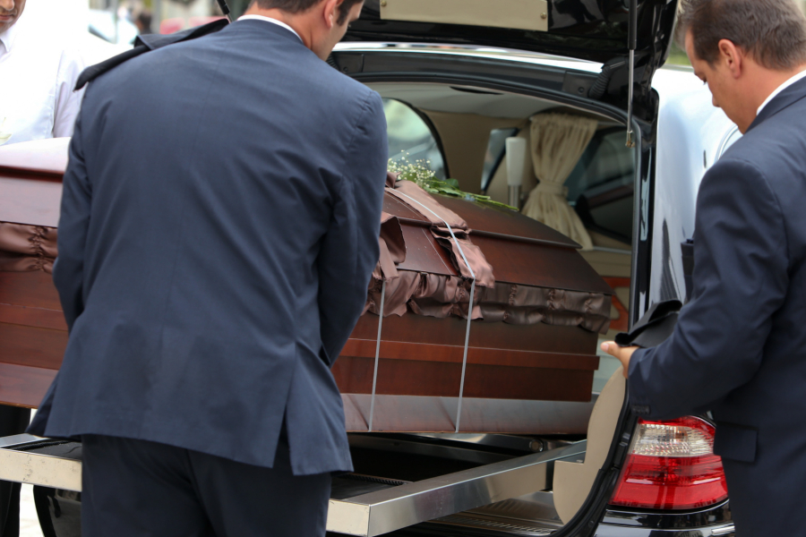 Να μην γίνονται ταφές Σαββατοκύριακα και αργίες ζητά σωματείο γραφείων κηδειών