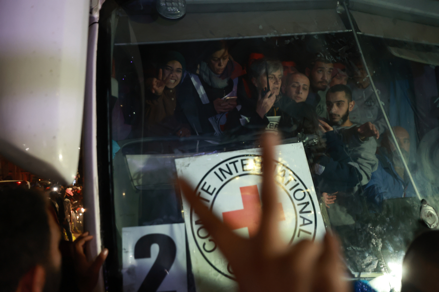 Εκεχειρία στη Γάζα: Ελεύθεροι 90 Παλαιστίνιοι κρατούμενοι (Βίντεο)