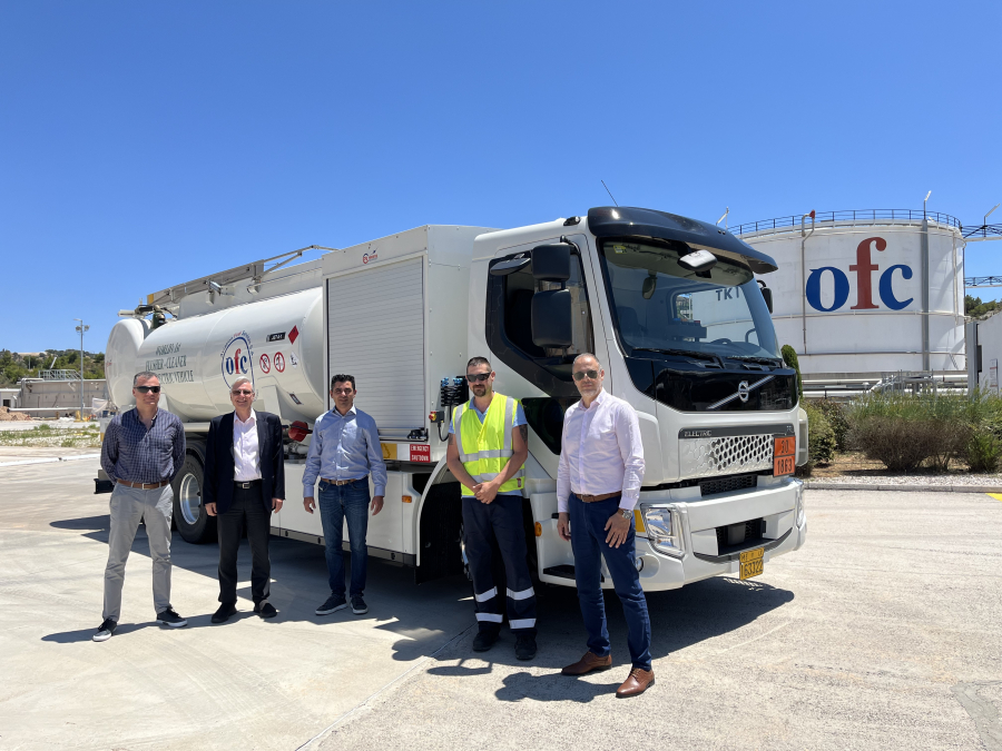 Ο όμιλος Σαρακάκη φέρνει στο αεροδρόμιο Αθηνών το ηλεκτρικό φορτηγό Volvo FE Flusher/Cleaner