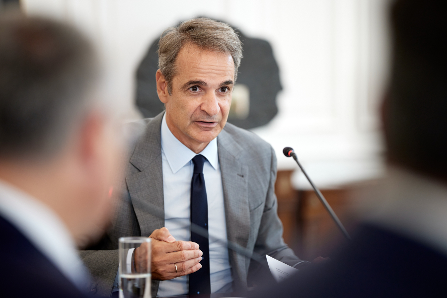 Σύσκεψη στο Μέγαρο Μαξίμου: Ο Κ. Μητσοτάκης ενημερώθηκε για την ηλεκτρική διασύνδεση Ελλάδας–Κύπρου