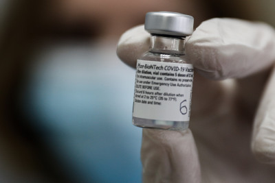 Ιταλία: Ο εμβολιασμός κατά του κορονοϊού δε θα είναι υποχρεωτικός, δήλωσε ο Κόντε