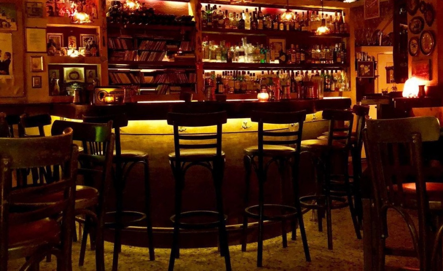 Ανοίγει και πάλι το θρυλικό μπαρ «Αρχάγγελος», 7 μήνες μετά τον θάνατο του ιδιοκτήτη του