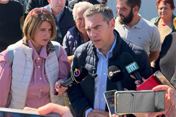 Τσίπρας: Θα έχουμε στη χώρα μας παραγωγή, ή ένα πελατειακό δίκτυο γαλάζιων ακρίδων;