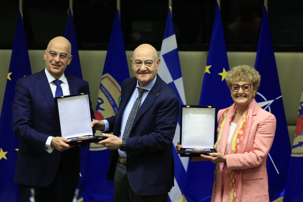 Ο Νίκος Δένδιας τίμησε μετά θάνατον τον Ιερολοχίτης Ζιωζέφ Νισσίμ