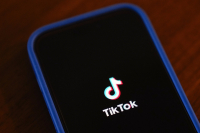 BBC: Το TikTok προτείνει πορνογραφικό υλικό σε παιδιά, αναφέρει έκθεση