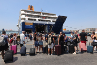 Τα 2 voucher διακοπών που «τρέχουν» και αυτό που έρχεται - Οι δικαιούχοι