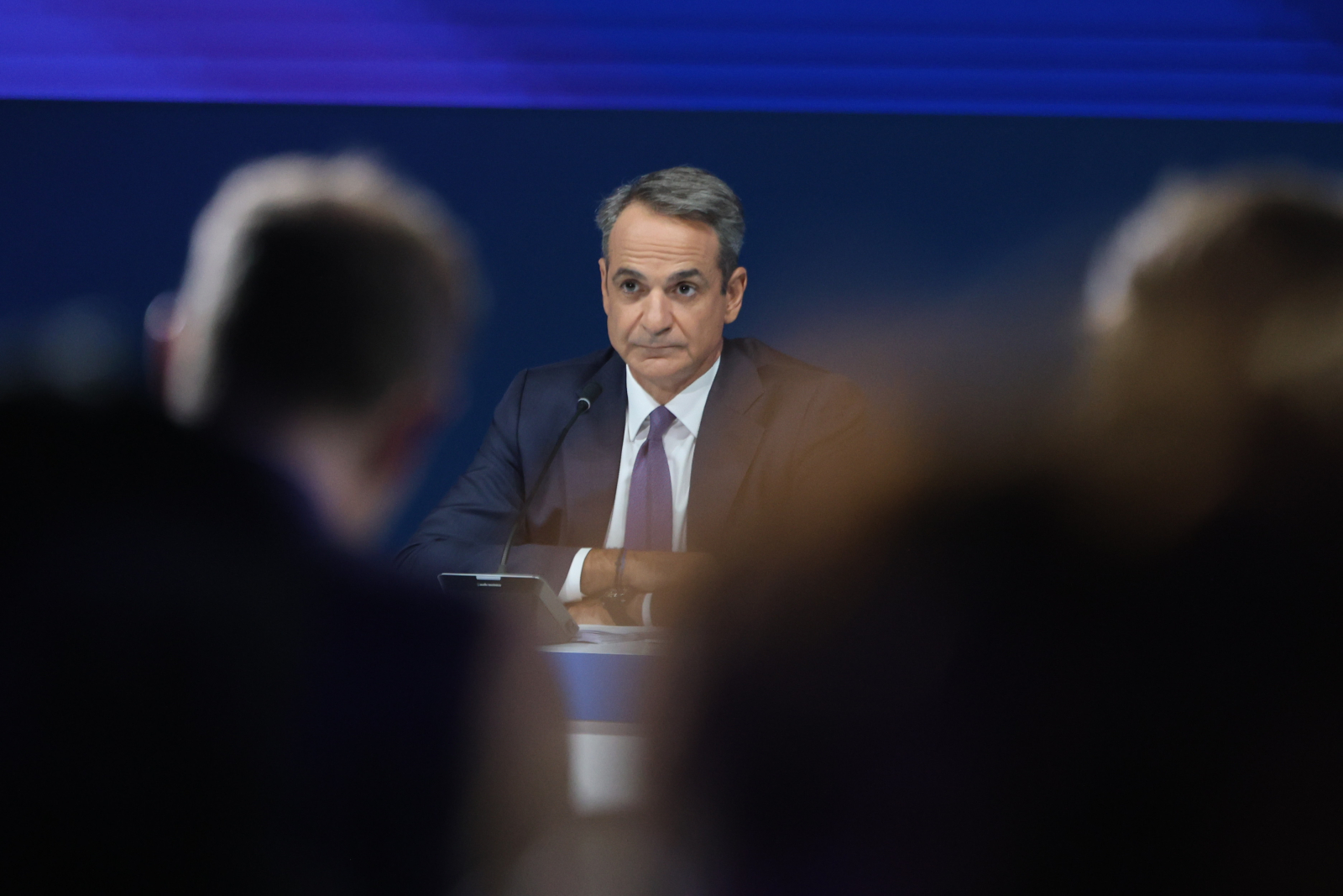 Μέτρο – έκπληξη για την μεσαία τάξη αναζητά το Μαξίμου: Αλλαγές στο επίδομα 300 ευρώ, «αγκάθι» οι ελεύθεροι επαγγελματίες
