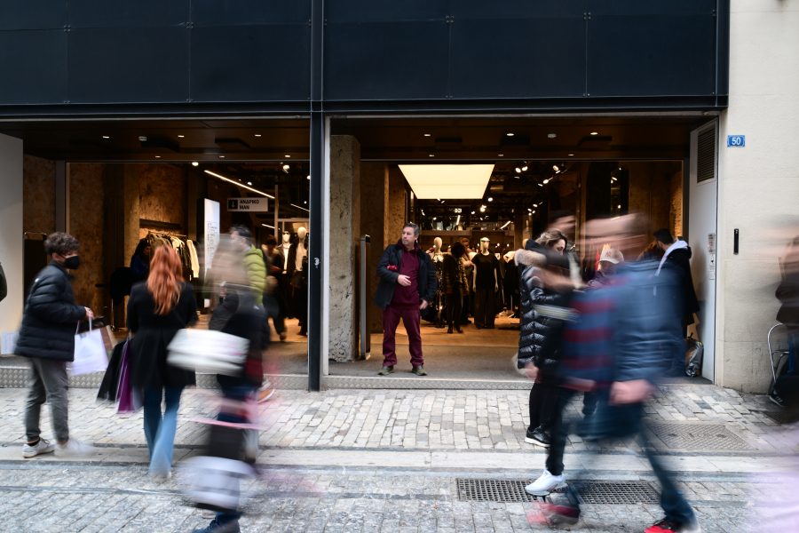 ΕΣΕΕ: Η ακτινογραφία του ελληνικού εμπορίου, τα αγκάθια και οι μεγάλοι παίκτες (πίνακες)