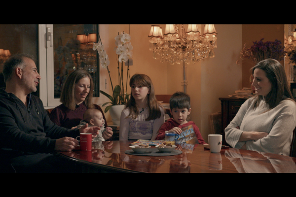 «MEGA Stories»: Ιστορίες οικογένειας σε μια Ελλάδα που γερνάει (Βίντεο)