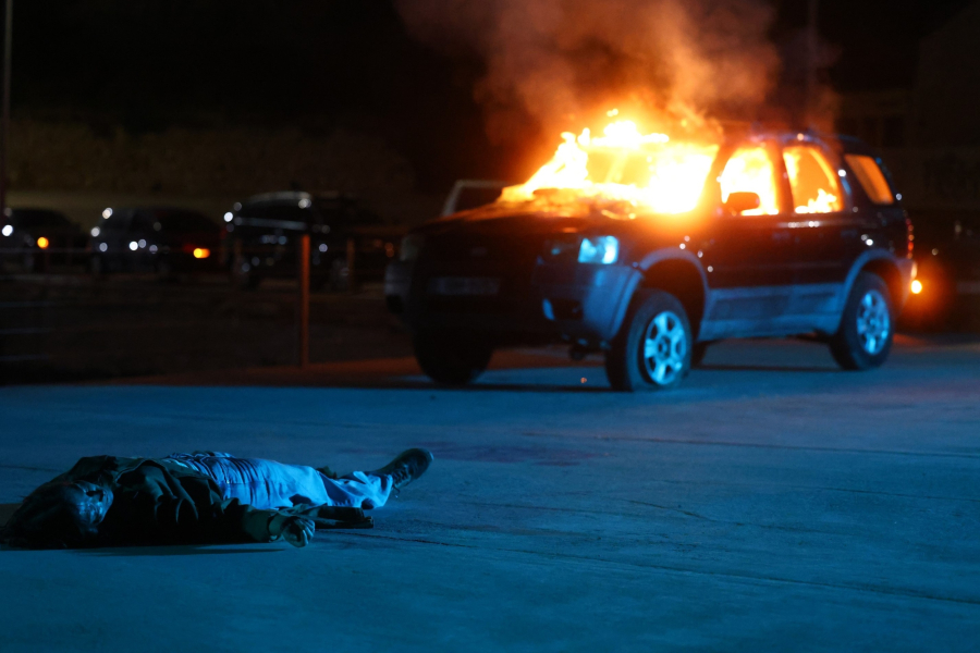 «Διάφανη Αγάπη»: Το αυτοκίνητο της Άννας εκρήγνυται (Βίντεο)