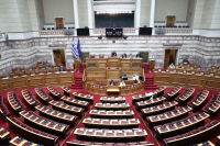 Πρέπει οι βουλευτές να παραδίδουν την έδρα τους όταν αποχωρούν από το κόμμα; - Πολιτικοί επιστήμονες στο Dnews