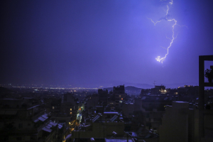 Ισχυρές καταιγίδες στην Αθήνα την Πέμπτη - Πότε θα ξεσπάσουν, τι λέει η ΕΜΥ