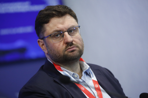 Ζαχαριάδης: Ο υδροκεφαλισμός στο Μαξίμου απειλεί τη λειτουργεία των θεσμών