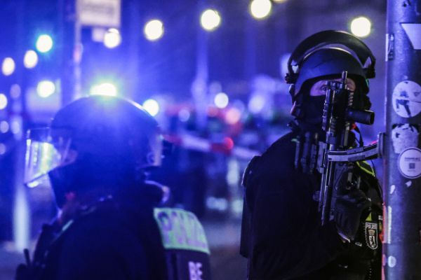 Βερολίνο: Επίθεση με μαχαίρι - Πληροφορίες για αρκετούς τραυματίες