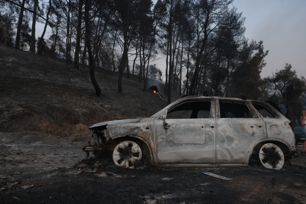 Στάχτη και αποκαΐδια άφησε πίσω της η φωτιά στη Χαλκιδική - Τεράστια η καταστροφή στην περιοχή