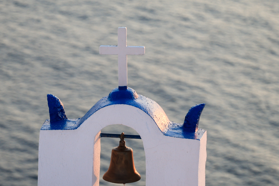 Πάσχα στο Αιγαίο: Μοναδικά έθιμα και παραδόσεις σε κάθε νησί