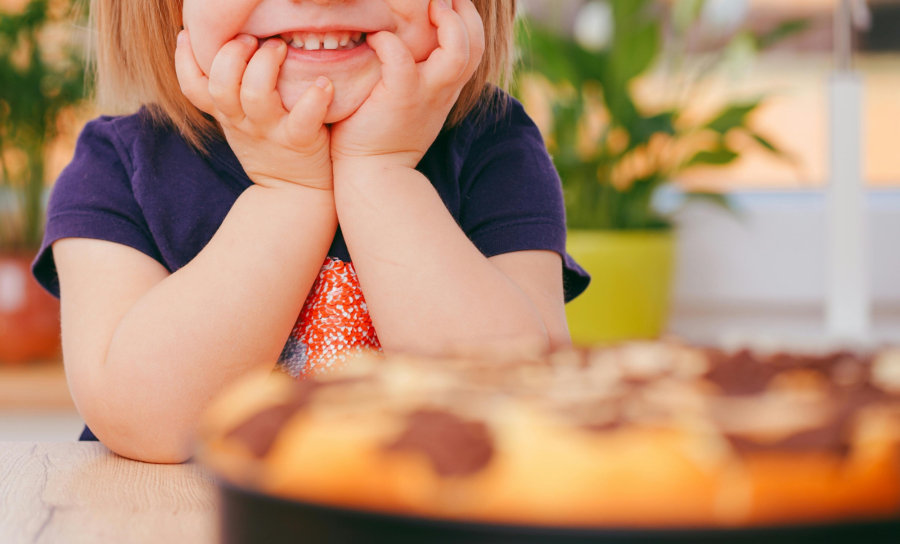 Τι οδηγεί ένα παιδί στην παχυσαρκία - Αυτοί είναι οι τρεις λόγοι