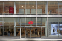 H&amp;M: Πρωταγωνιστής της μόδας με σεβασμό στο περιβάλλον και τον άνθρωπο