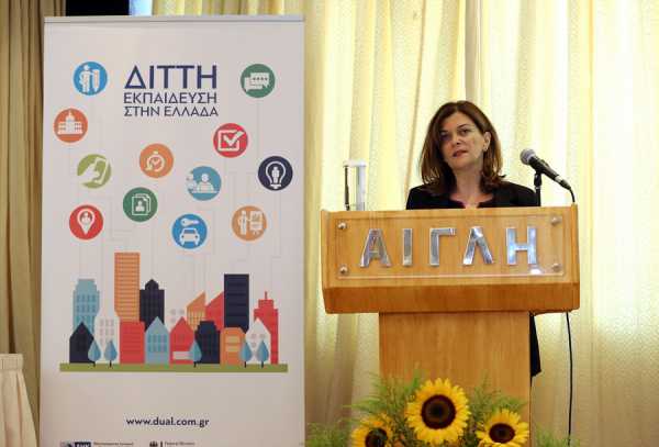 Η Αντωνοπούλου ανακοίνωσε τα προγράμματα για 13.000 ανέργους 18 εως 29 ετών