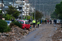 Η επόμενη ημέρα στην Άνω Γλυφάδα μετά το φονικό πέρασμα της κακοκαιρίας – Εικόνες αποκάλυψης