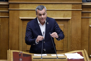 Μαμουλάκης: «Ο Πιερρακάκης δήθεν «μηδενίζει» τις χρεώσεις στα ΑΤΜ, μόνο για όσα βρίσκονται στα καταστήματα των τραπεζών»