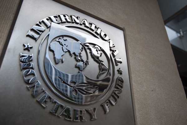 Το ΔΝΤ ανεβάζει στα 90 δισ. ευρώ το τρίτο ελληνικό πρόγραμμα