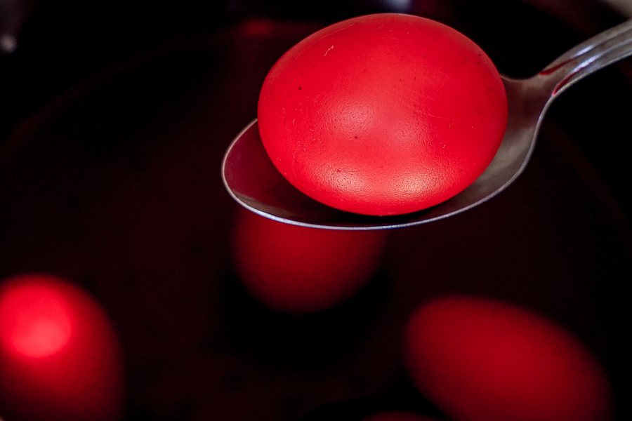 Πώς να βάψεις τα πασχαλινά αυγά χωρίς χημικά