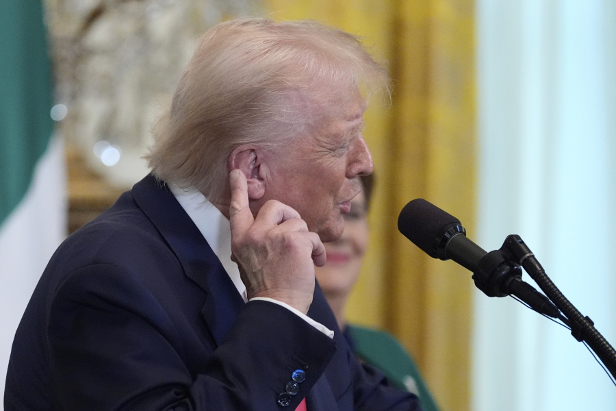 Σοκ και δέος από τον Ντόναλντ Τραμπ: Απειλεί με δασμούς 200% το ευρωπαϊκό αλκοόλ