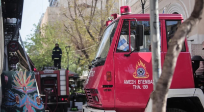 Φωτιά σε διαμέρισμα στην Αργυρούπολη, στο νοσοκομείο με εγκαύματα ζευγάρι