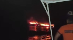 Φωτιά σε επιβατηγό πλοίο στις Φιλιππίνες: Πέντε νεκροί, 87 αγνοούμενοι (Βίντεο)