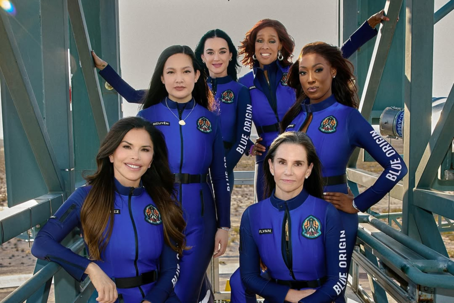 Στο διάστημα η Κέιτι Πέρι μαζί με το πρώτο αποκλειστικά γυναικείο πλήρωμα (Εικόνες & Βίντεο)