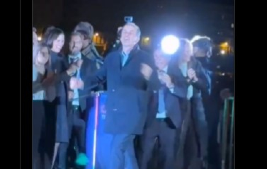 Viral ο ξέφρενος χορός του επόμενου υπουργού Υγείας της Ουγγαρίας