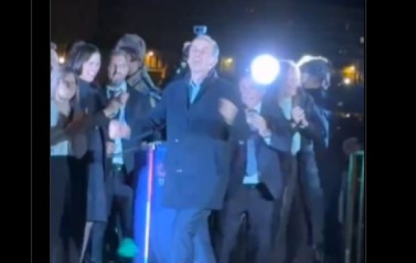 Viral ο ξέφρενος χορός του επόμενου υπουργού Υγείας της Ουγγαρίας