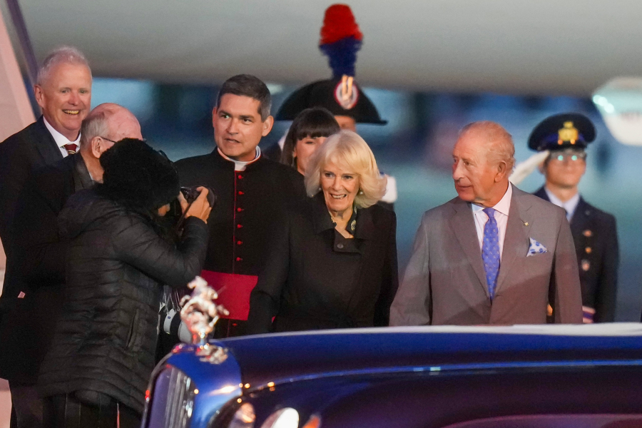 Στη Ρώμη ο Βασιλιάς Κάρολος - Την Πέμπτη η συνάντηση με τον πάπα