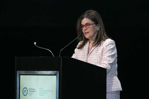 Νέα προγράμματα για ανέργους ανακοίνωσε η Αντωνοπούλου