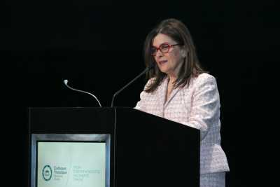 Νέα προγράμματα για ανέργους ανακοίνωσε η Αντωνοπούλου