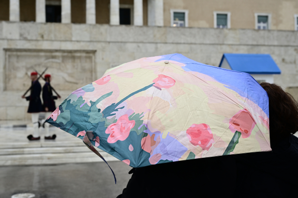 «Δρ Τζέκιλ και Μίστερ Χάιντ»: Οι δύο όψεις της ελληνικής οικονομίας