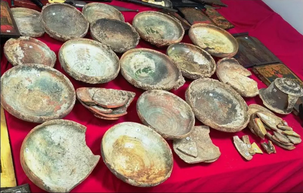 Θεσσαλονίκη: 70χρονη έκρυβε σπίτι της αντικείμενα από την Ελληνιστική και τη Βυζαντινή περίοδο