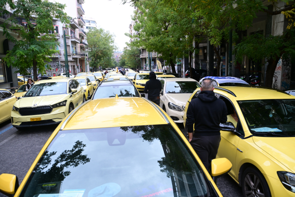 Πότε ξεκινούν 48ωρες απεργίες τα ταξί