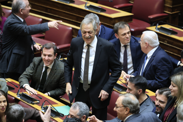 Στη θέση του Δ’ Αντιπροέδρου ο Κουκουλόπουλος μετά τη διαγραφή Κωνσταντινόπουλου